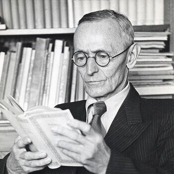 “Loneliness Is the Way…” – What Hermann Hesse Really Meant About Solitude and Self-Discovery